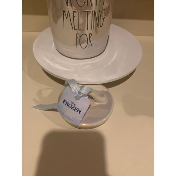 Rae Dunn Worth
Melting For Olaf Baby
Canister Iridescent - Picture 2 of 4